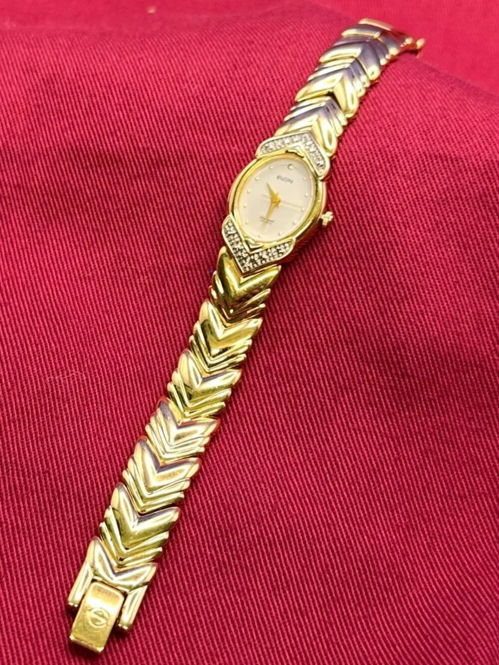 VTG Elgin Diamond Quartz Gold-Tone Watch.  Fresh Battery
